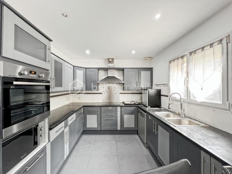 Maison traditionnelle - 106 m² - 6 pièces