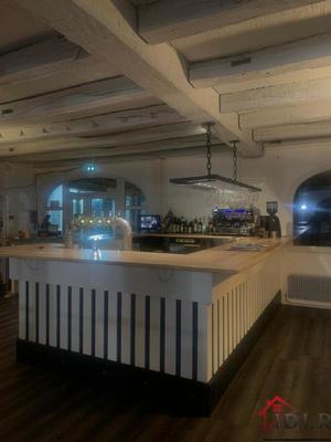 Fonds de commerce - Local commercial - 678 m²