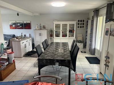 Maison - 111 m² - 6 pièces