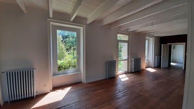 Maison - 260 m² - 10 pièces