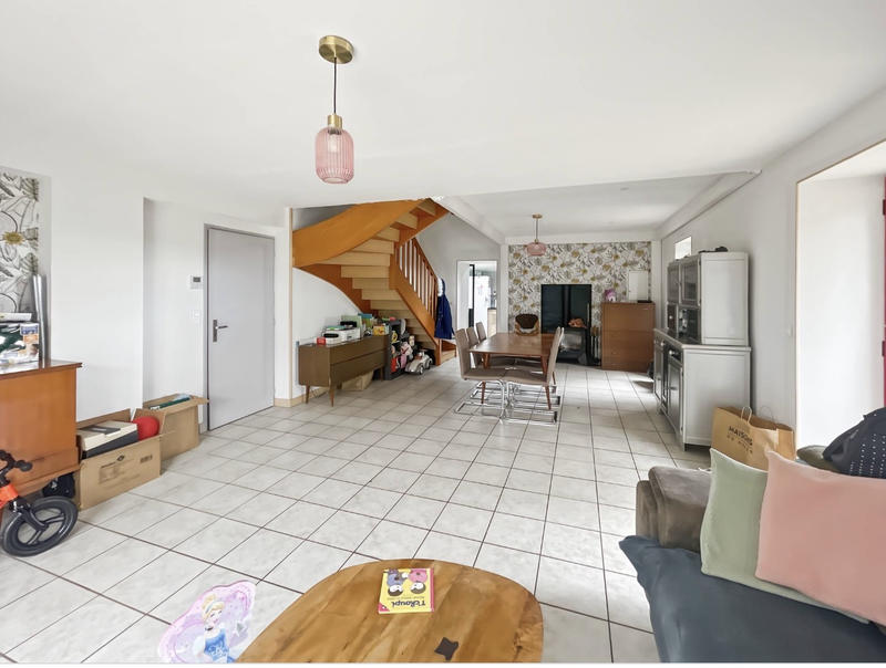 Maison - 95 m² - 5 pièces