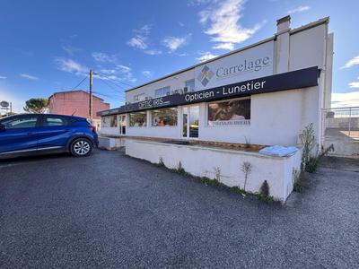 Local commercial - 714 m²