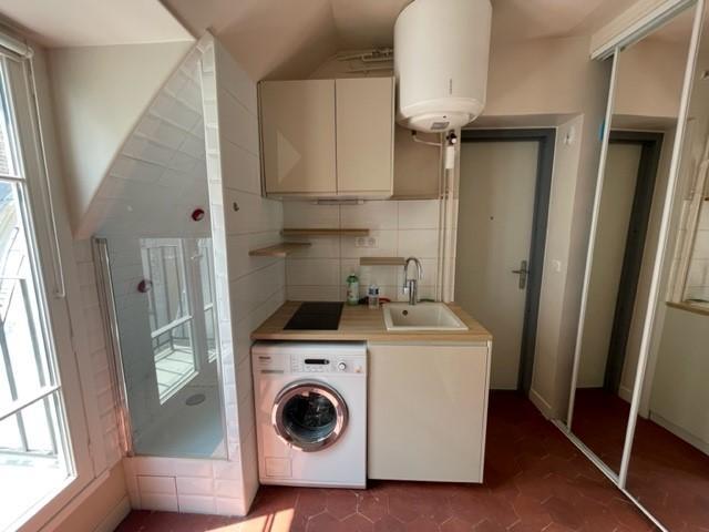 Studio - 8 m² - 1 pièce