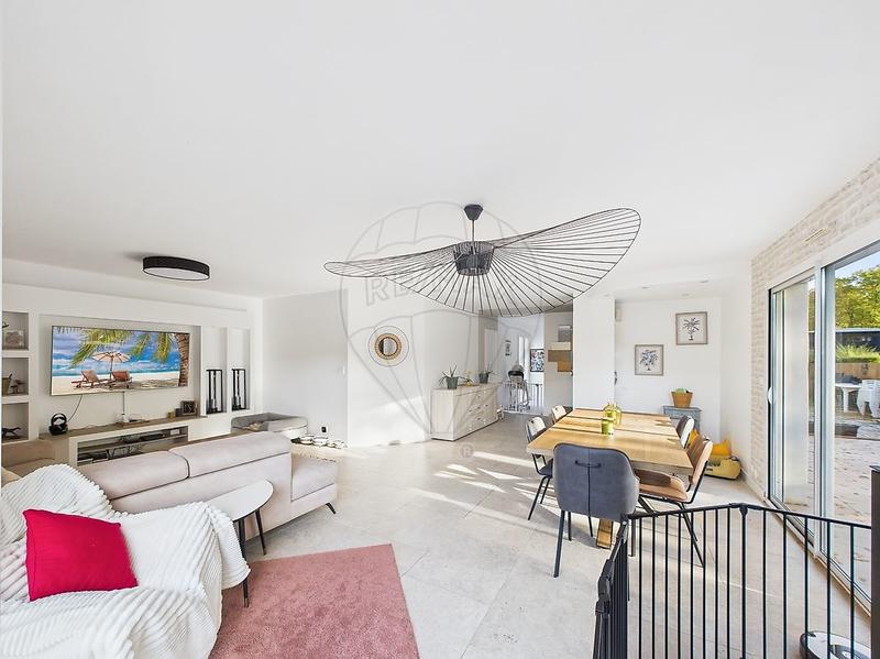 Maison - 165 m² - 6 pièces