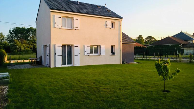 Maison - 90 m² - 4 pièces