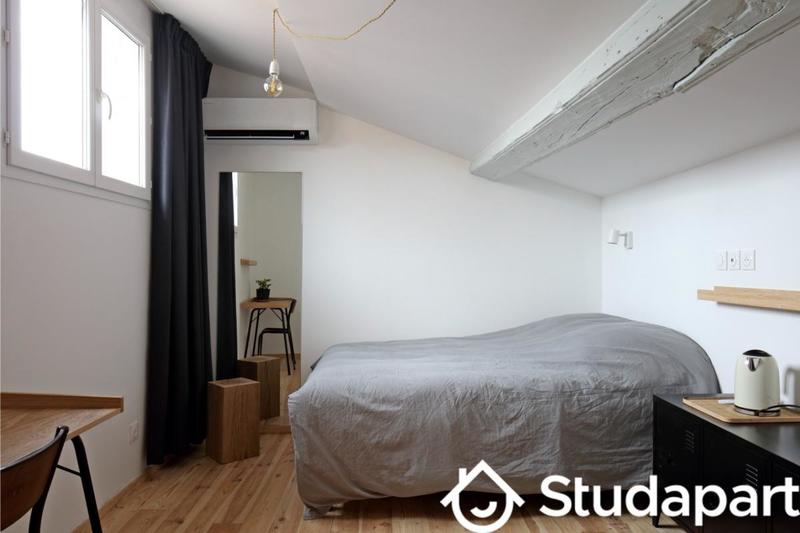 Chambre - 130 m² - 1 pièce