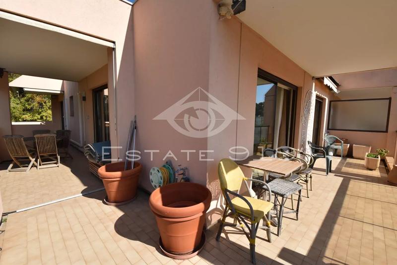 Appartement - 80 m² - 3 pièces