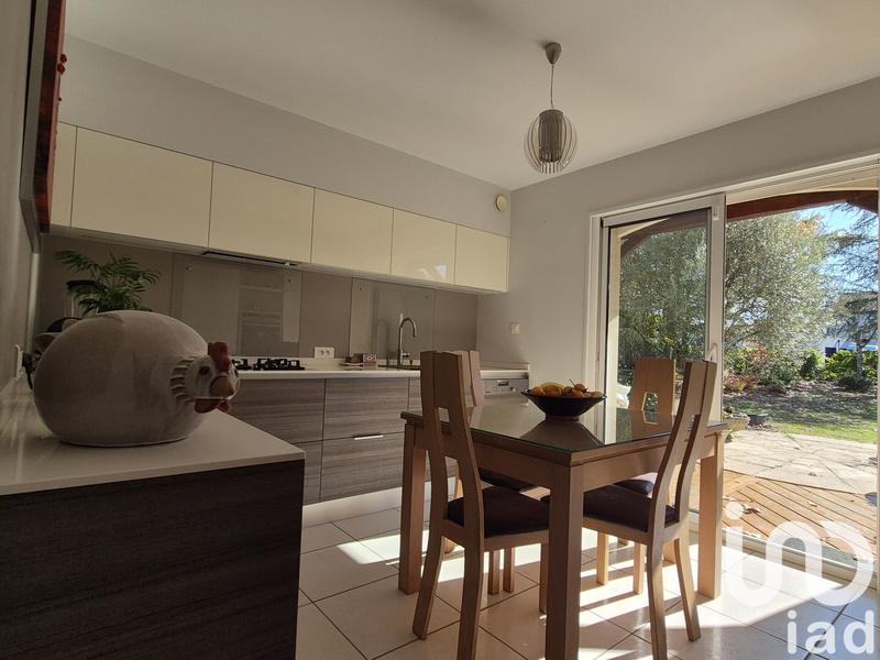 Maison - 202 m² - 8 pièces