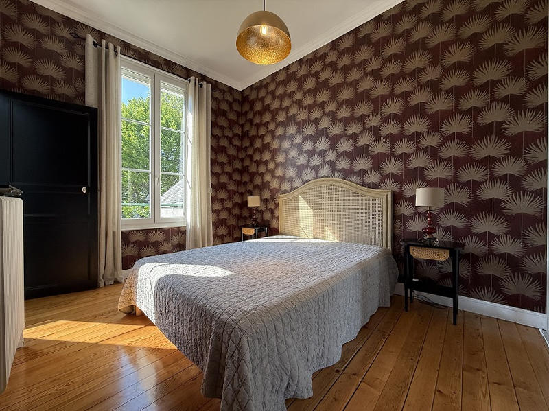 Maison - 270 m² - 9 pièces