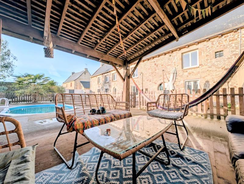 Maison - 213 m² - 7 pièces