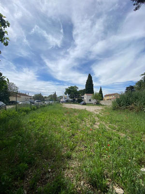 Terrain commercial - 835 m²