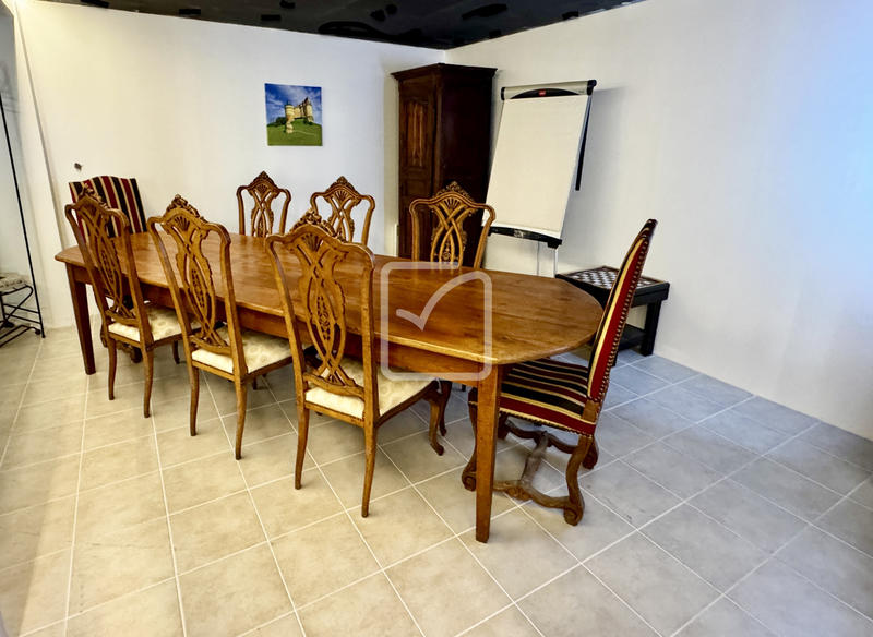 Maison - 281 m² - 9 pièces