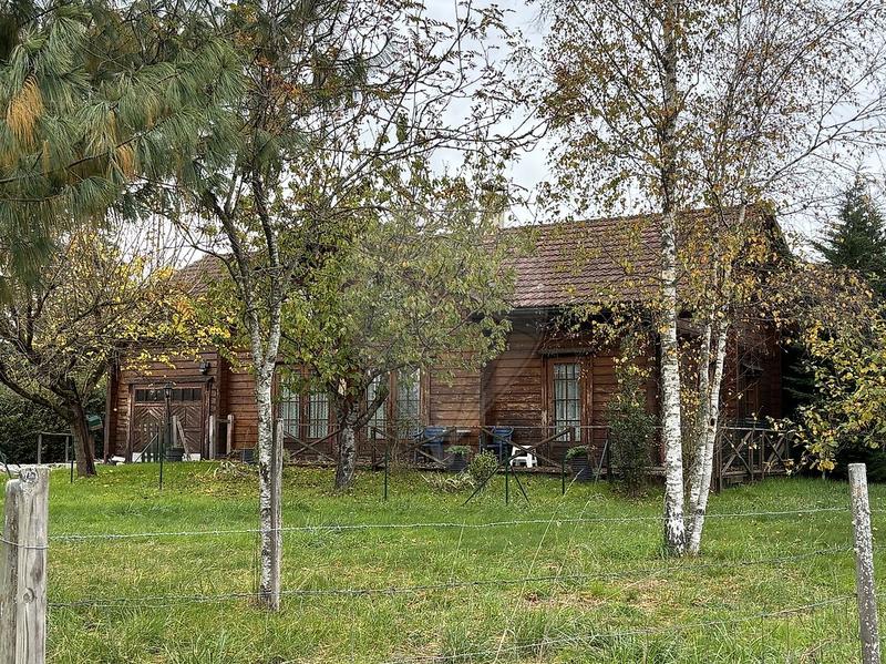 Maison de bois - 118 m² - 1 pièce