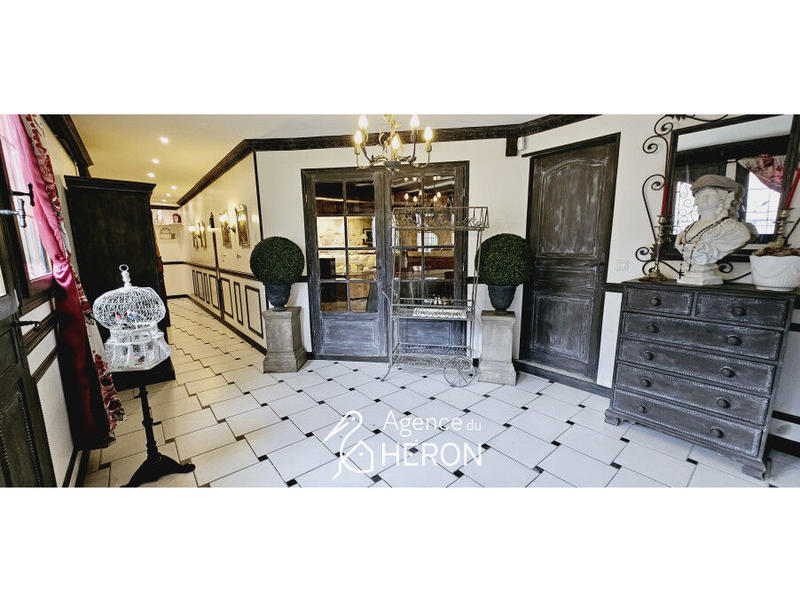 Propriété - 194 m² - 6 pièces