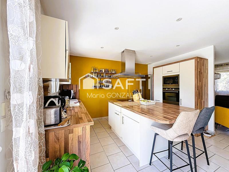 Maison - 141 m² - 8 pièces