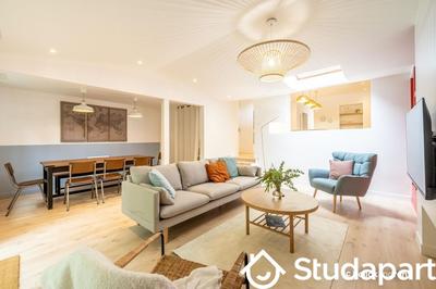 Chambre - 184 m² - 1 pièce