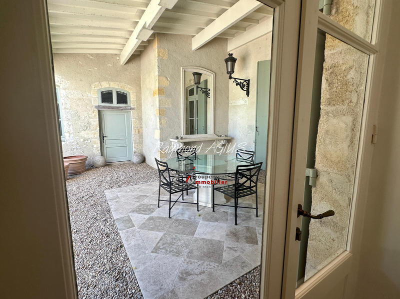 Maison de village - 430 m² - 12 pièces