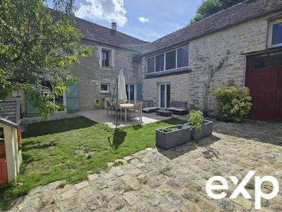 Maison traditionnelle - 180 m² - 9 pièces