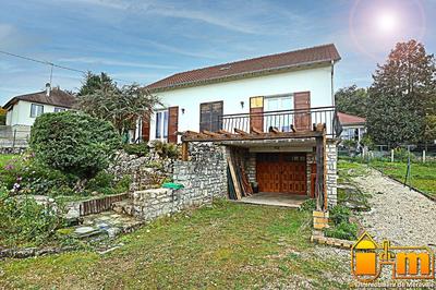 Maison traditionnelle - 127 m² - 5 pièces