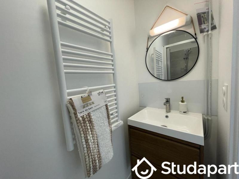 Chambre - 11 m² - 1 pièce