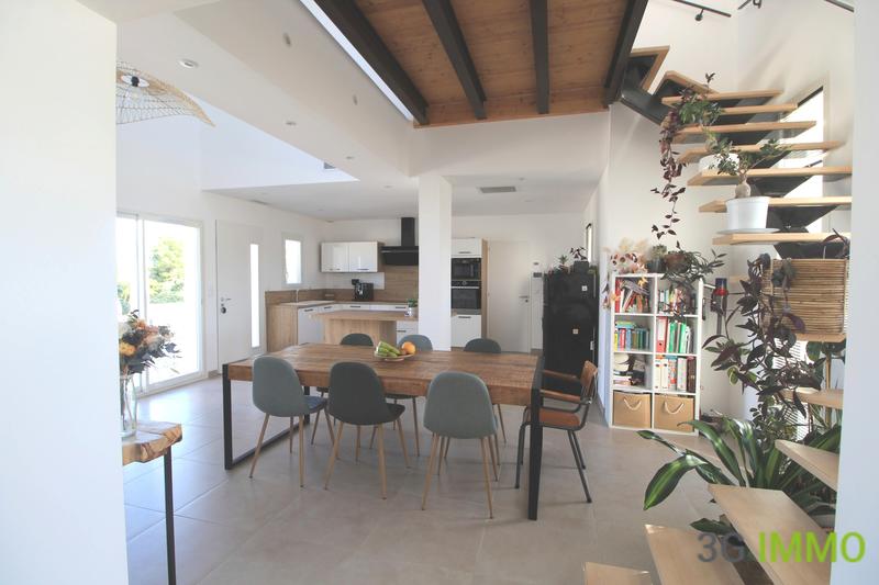 Villa - 121 m² - 6 pièces
