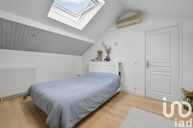 Maison - 230 m² - 9 pièces