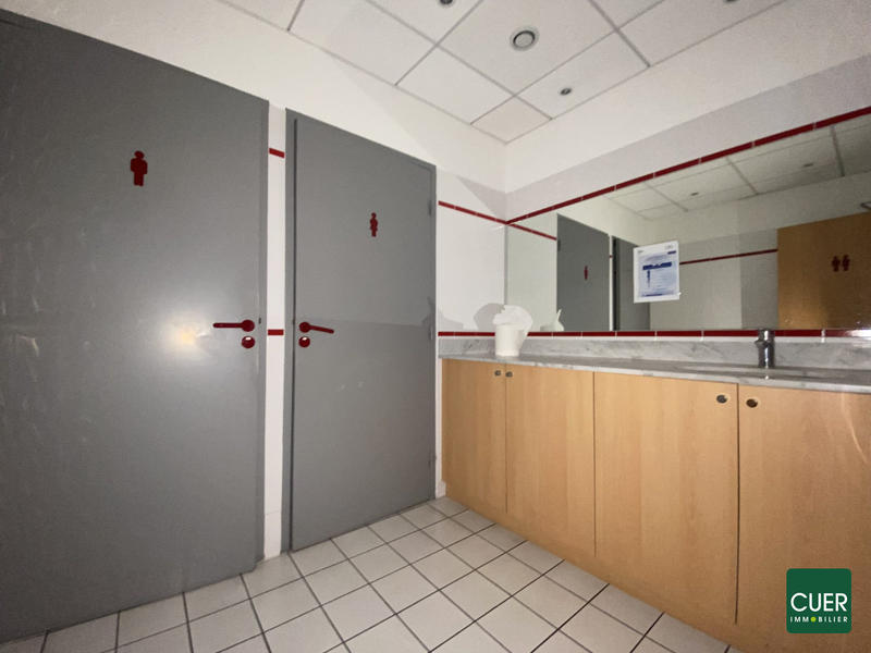Local commercial - 209 m² - 5 pièces