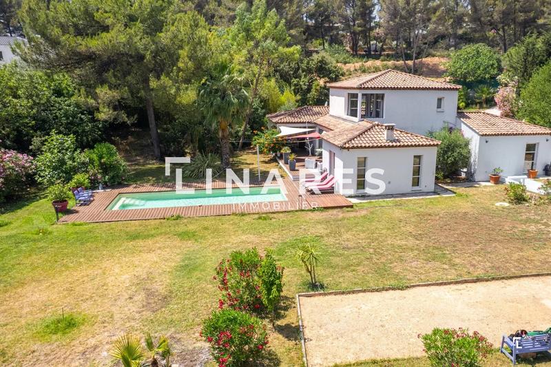 Villa - 180 m² - 5 pièces