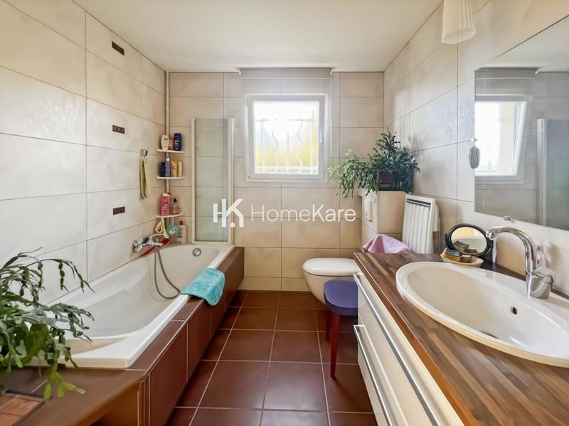 Maison - 180 m² - 7 pièces