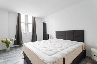 Maison - 285 m² - 12 pièces