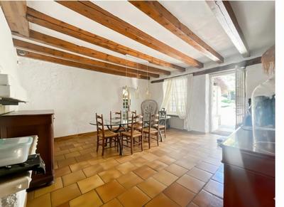 Maison - 201 m² - 5 pièces