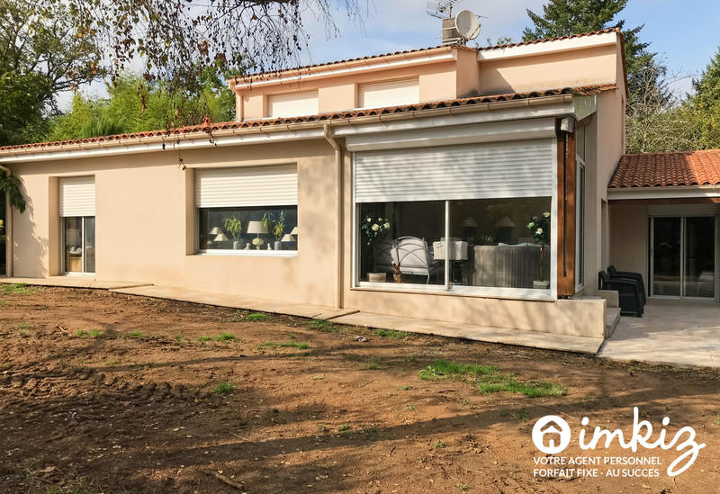 Maison - 195 m² - 7 pièces