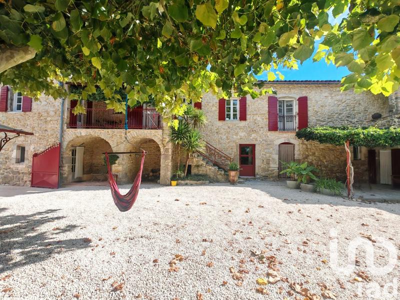 Maison - 340 m² - 12 pièces