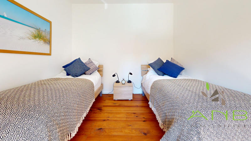 Maison - 240 m² - 13 pièces