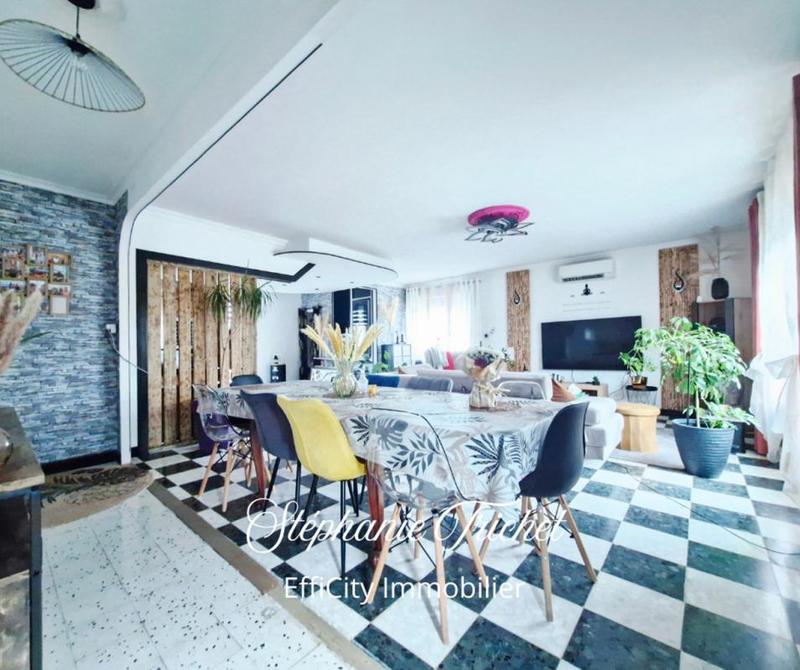 Maison - 120 m² - 8 pièces