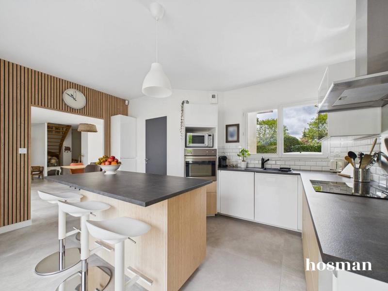 Maison - 180 m² - 7 pièces