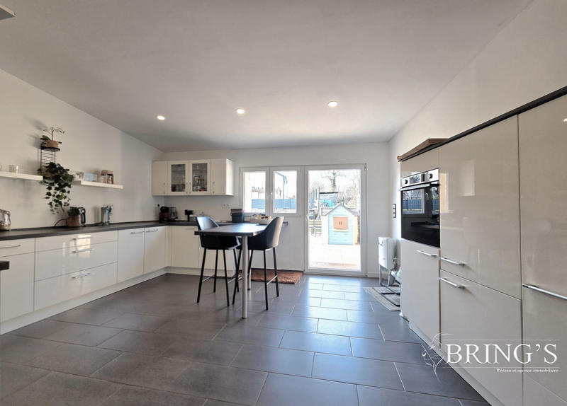 Maison ancienne - 275 m² - 7 pièces