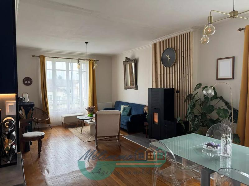 Maison - 165 m² - 9 pièces