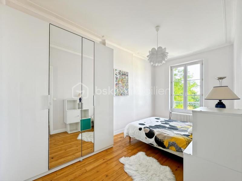 Maison bourgeoise - 233 m² - 8 pièces