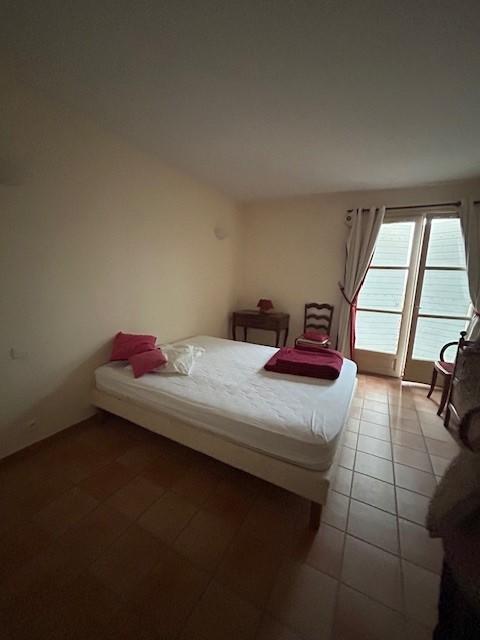 Maison - 236 m² - 9 pièces