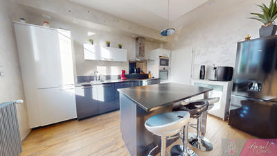 Maison - 90 m² - 5 pièces