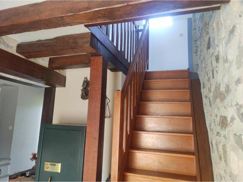 Propriété - 238 m² - 10 pièces