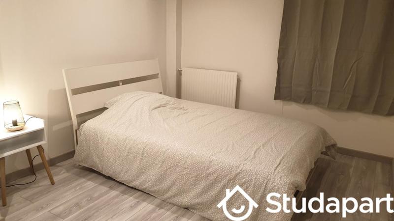 Chambre - 12 m² - 1 pièce