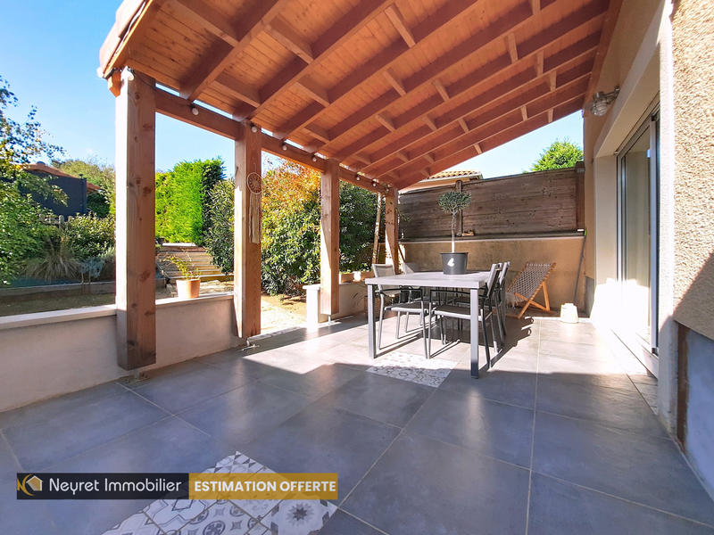 Maison - 121 m² - 6 pièces