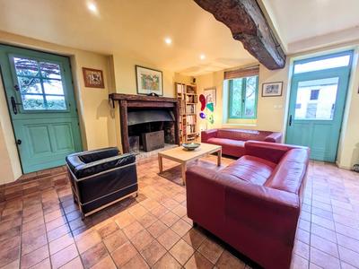 Maison - 207 m² - 7 pièces