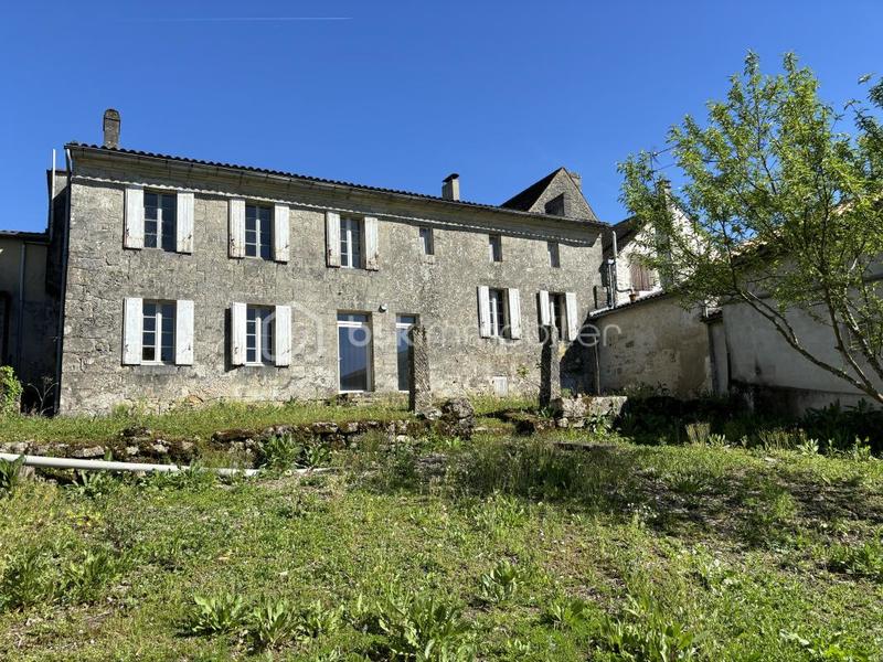 Maison ancienne - 194 m² - 7 pièces