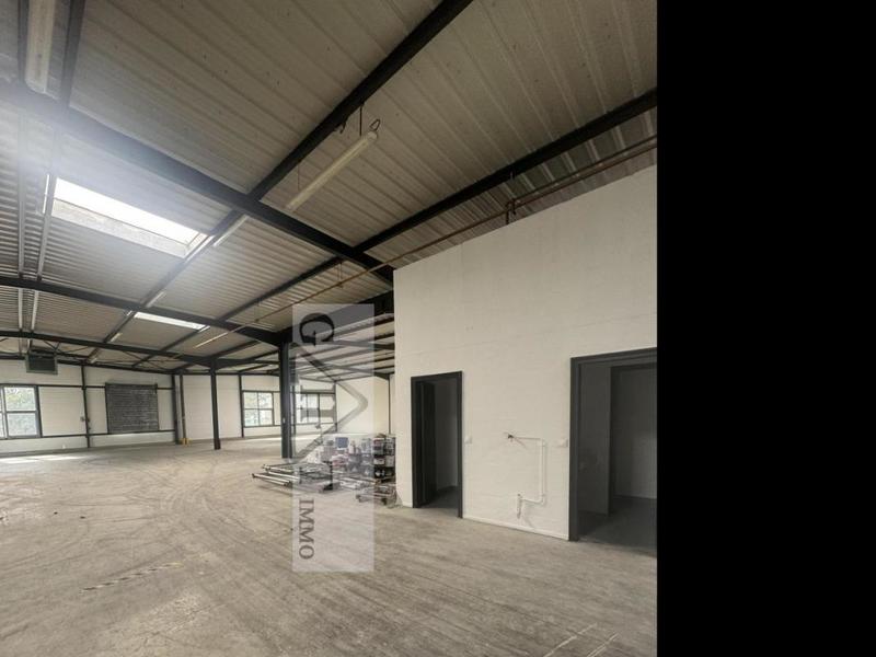 Entrepôt - 892 m²