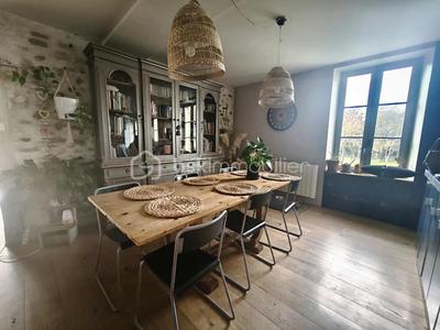 Maison - 186 m² - 7 pièces