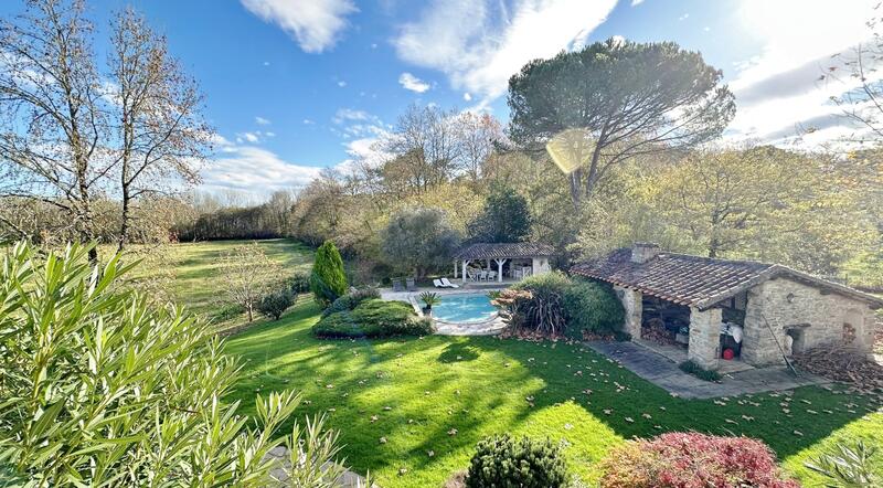 Corps de ferme - 292 m² - 8 pièces