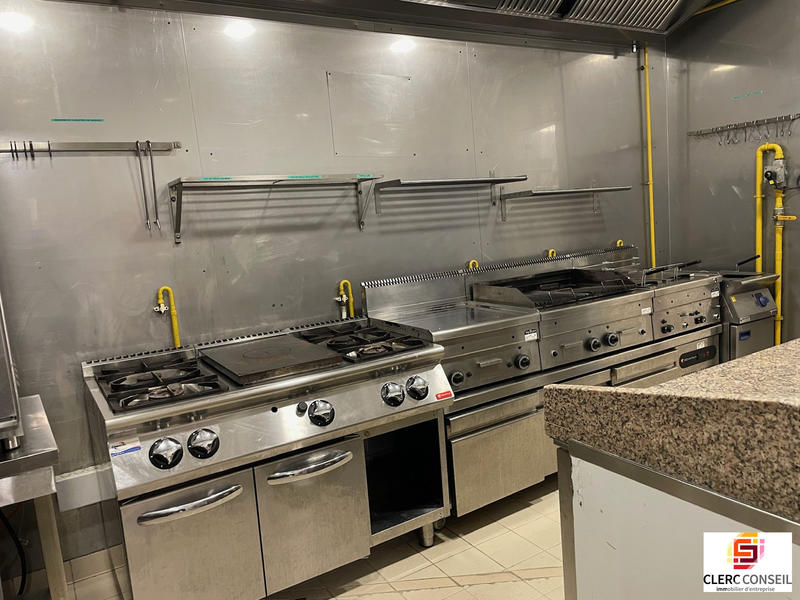 Local commercial - 326 m²